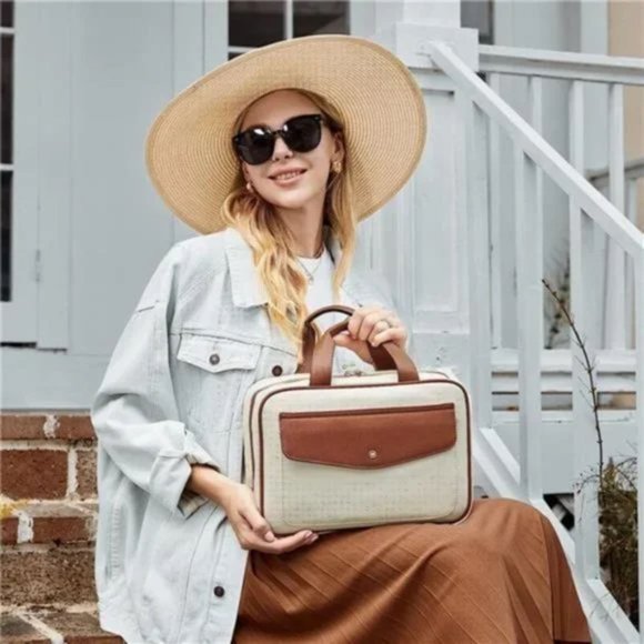 Toiletry Bag and Makeup Pouch For Full Sized Beige Leather Travel Case - Picture 3 of 7